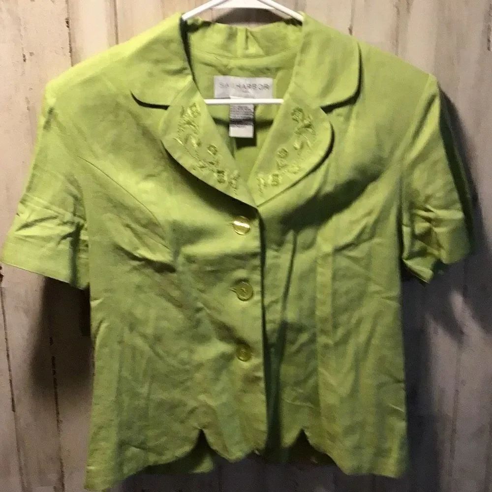 Blouse beautiful embroidered collar by Sag Harbor size 8